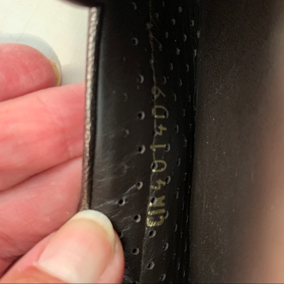 Stuart Weitzman Metallic Perforated Loafer 7.5 - Picture 8 of 11